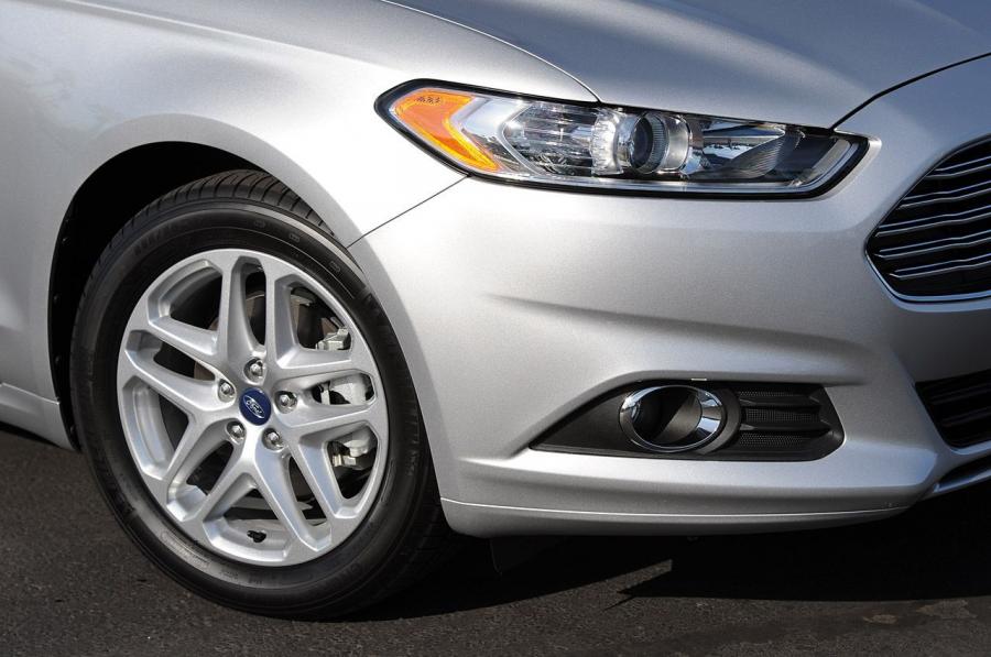  Ford Fusion 2013 года  (US) (фото 148 из 202)